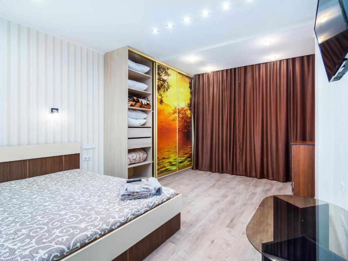 קייב Kvartirkoff Na Bogatirskaya 6A, 17 Floor מראה חיצוני תמונה